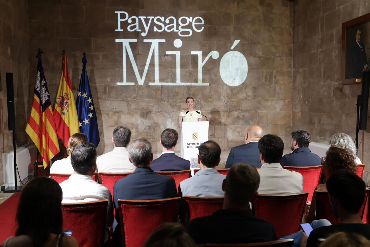 Marga Prohens (@margaprohens) on Twitter photo Palma acollirà la major exposició coneguda fins ara de Miró. Avui, amb molt d’orgull i emoció, presentam «Paysage Miró», una mostra conjunta fruit d’una aliança històrica i sense precedents entre el Govern, l’<a href="/ajuntpalma/">Ajuntament de Palma</a>, <a href="/esbaluardmuseu/">Es Baluard Museu</a>, el Casal Solleric i el <a href="/museoreinasofia/">Museo Reina Sofía</a>, Palma acollirà la major exposició coneguda fins ara de Miró. Avui, amb molt d’orgull i emoció, presentam «Paysage Miró», una mostra conjunta fruit d’una aliança històrica i sense precedents entre el Govern, l’<a href="/ajuntpalma/">Ajuntament de Palma</a>, <a href="/esbaluardmuseu/">Es Baluard Museu</a>, el Casal Solleric i el <a href="/museoreinasofia/">Museo Reina Sofía</a>,