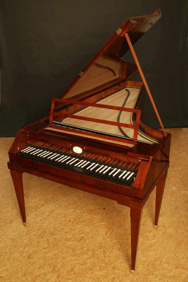 dictionarypod's tweet photo. The #fortepiano (early version of today’s #piano) means “loud soft” cause the earlier #harpsichord couldn’t play different loudness levels.
🤯
#pianos #thedictionary #words #wordnerds #podcast #dictionary #wordnerd #podcasting #books #geeky #nerd #dailypodcast #edutainment https://t.co/DuX6hFy7fR