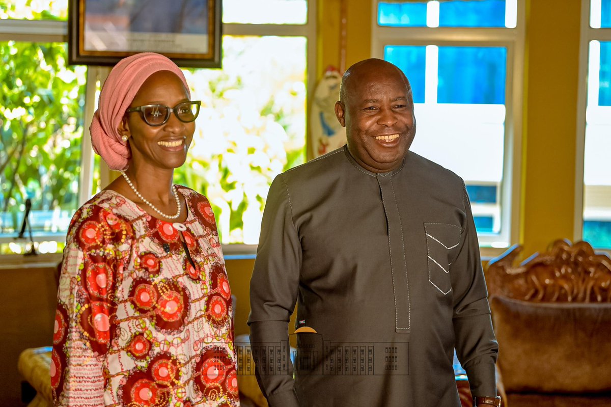 NtareHouse's tweet photo. En fin de mandat, la Représentante de la @Banquemondiale au #Burundi, Mme Hawa Cissé Wagué, porteuse d’un message d’adieux et de gratitude pour la coopération fructueuse entre le Gouvernement Burundais et la #BM, a été reçue par le Chef de l'État, SE @GeneralNeva,ce 2/7 à Kibimba https://t.co/43BVD4QHQ6