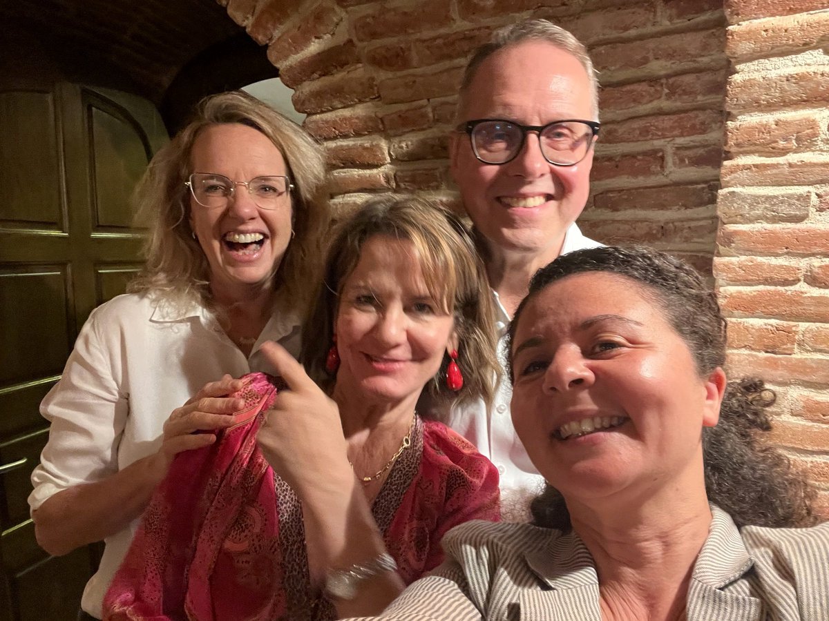 Diplo_Peter's tweet image. Diplomats represent the interests of their governments & states. ๐ซ๐ท๐ฉ๐ช๐ฎ๐ฑ๐บ๐ฒ have partnerships that go beyond politics. Our history shows, future can be better than past. Professional fellowship to personal friendship. Friends are important ๐๐ฝ
@Sherzag @Robin_Dunnigan @HadasMeitzad