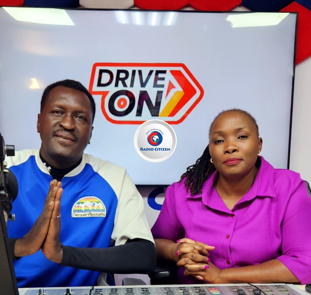 RadioCitizenFM's tweet photo. Show kubwa leo ni #DriveOnReloaded Jiunge nasi @OgalTina na @abdimunai hadi tamati kupata burudani kemkem.
#DriveOnReloded
#RadioNumberOne https://t.co/WIdl9y3cza