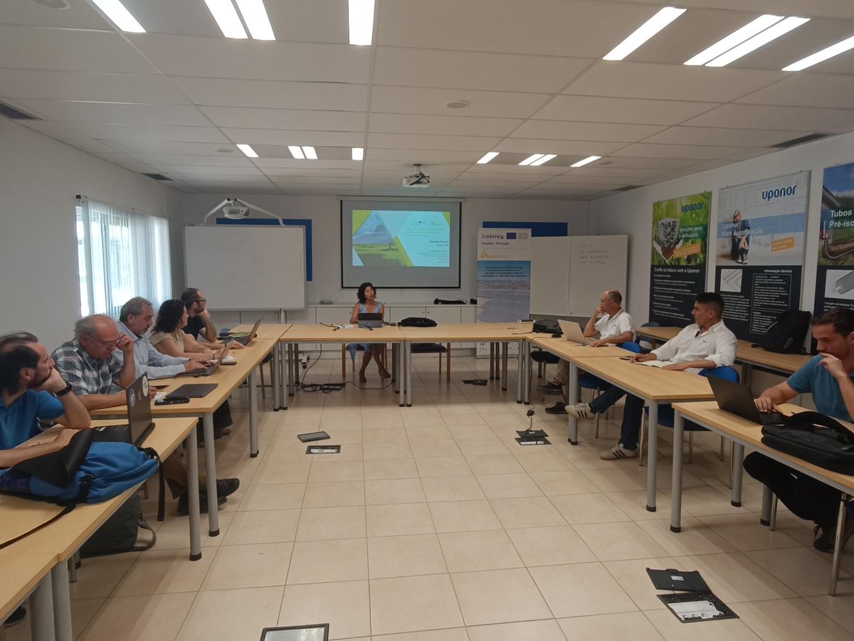 AgerarPlus's tweet photo. 🇵🇹📍 Desde Faro, iniciamos a reunião do consórcio do projeto #AGERARPLUS, no âmbito do congresso #INCREaSE2025.
Seguimos avançando na cooperação transfronteiriça e na inovação em energias renováveis ⚡🌱

 #TransiçãoEnergética #EnergiaSustentável https://t.co/LpctKcc5hD