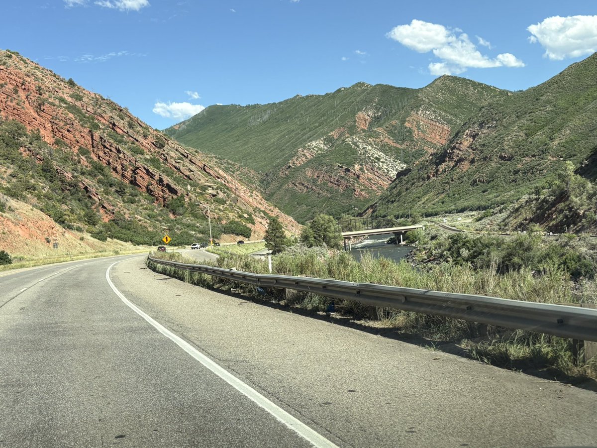 EVPoliticsUSA's tweet image. CA to NH Road Trip (BMW iX) report:
— Piece of cake. Fun!
— @ElectrifyAm chargers in Neb derated to 33kw. Frustrating;
opted not to use EA after NE
— ❤️Kewanee @Ford!
— @evgonetwork GM Pilot stations A+
— @Rivian stations great. Pricey.
— Kudos Hampton Inn; lots of L2 charging