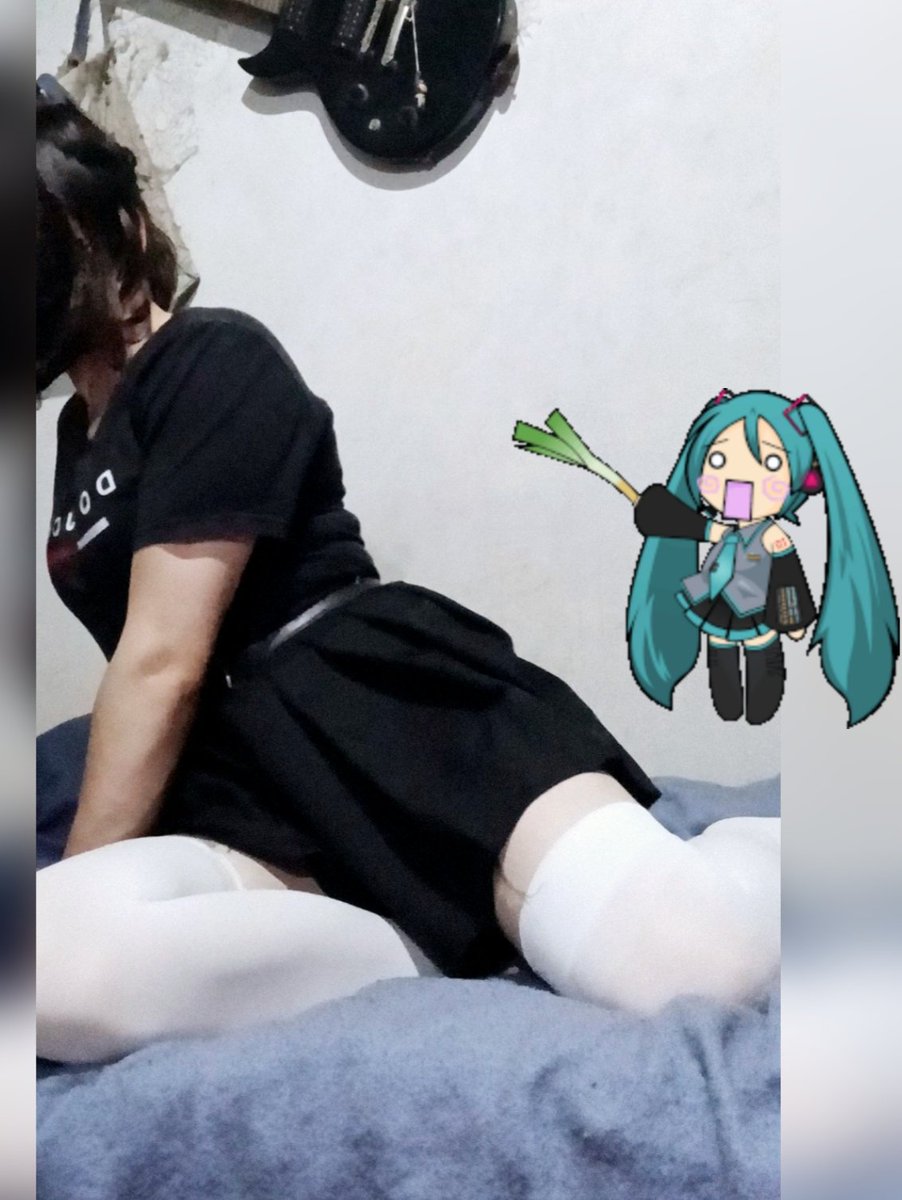 Dije que me hacía frío aver si alguien me regalaba una estufa... (o un abrazo) 

Pero nomas me mandan fotos del p1to...!!! 😩😩