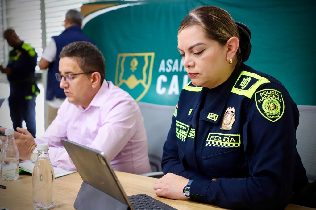 Policia_Caldas's tweet photo. #AEstaHora, desde el Centro Tecnológico de #Villamaría, participamos junto a la @asambleacaldas y el @gobiernocaldas1 j🧑💼 en la socialización de #SISEC 🚨📲
Un gran paso hacia un Sistema Integrado de Seguridad y Emergencias con la línea única 123 ☎️💡 https://t.co/fmrCd2RIIr
