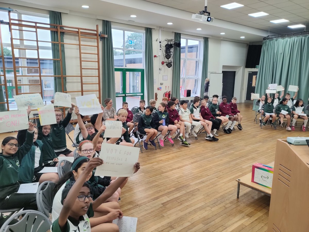 This morning, Mr Thackway hosted a debate with our Year 5 class in the hall. Pupils debated traffic problems in a town called Crossford. Our Year 6 class acted as town councillors and helped to ensure each side had their say. #crescentschool
