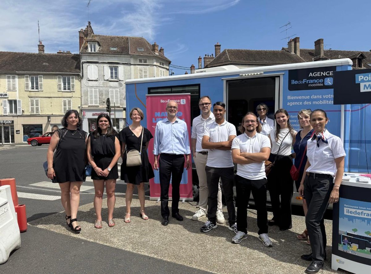 Bus Vallée du Loing - Nemours (@loing_idfm) on Twitter photo Présents à la Foire Saint-Jean de Nemours !
🚍 Ce fut l’occasion de mettre en avant le ticket Liberté+ : pratique et économique pour voyager librement en Île-de-France !
Merci à <a href="/vpecresse/">Valérie Pécresse</a>, <a href="/VLacroute/">Valérie Lacroute</a>, <a href="/fredvalletoux/">Frédéric Valletoux</a> et aux élus pour leur présence sur notre stand 🙌 Présents à la Foire Saint-Jean de Nemours !
🚍 Ce fut l’occasion de mettre en avant le ticket Liberté+ : pratique et économique pour voyager librement en Île-de-France !
Merci à <a href="/vpecresse/">Valérie Pécresse</a>, <a href="/VLacroute/">Valérie Lacroute</a>, <a href="/fredvalletoux/">Frédéric Valletoux</a> et aux élus pour leur présence sur notre stand 🙌