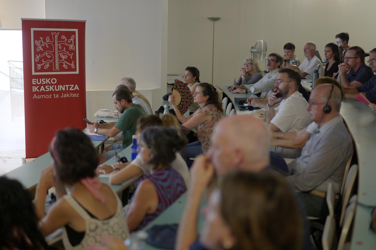 UIK (@uik_eus) on Twitter photo #MugazGaindikoIkastaroak
Euskal nortasuna(k) XXi mendera begira: 2050 helburu
<a href="/ei_sev/">Eusko Ikaskuntza</a> ren ikerketaren ondorioak gizarteratzeaz gain, eztabaida gaian sakondu eta hausnarketa sustatu dira ikastaro honen bitartez.
ℹ️ labur.eus/oxn3xlhi
🤝 <a href="/univbordeaux/">Université de Bordeaux</a> <a href="/upvehu/">UPV/EHU</a> <a href="/uik_eus/">UIK</a> #MugazGaindikoIkastaroak
Euskal nortasuna(k) XXi mendera begira: 2050 helburu
<a href="/ei_sev/">Eusko Ikaskuntza</a> ren ikerketaren ondorioak gizarteratzeaz gain, eztabaida gaian sakondu eta hausnarketa sustatu dira ikastaro honen bitartez.
ℹ️ labur.eus/oxn3xlhi
🤝 <a href="/univbordeaux/">Université de Bordeaux</a> <a href="/upvehu/">UPV/EHU</a> <a href="/uik_eus/">UIK</a>