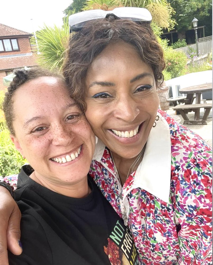 jacqui joseph (@jacquijdesigns) on Twitter photo In the heat, It’s not easy in derelict houses!! But a joyous couple of days house snooping for #homesunderthehammer in glorious #isleofwight with the fab @eleanor_grimshaw and <a href="/edwards_giles/">Giles Edwards</a> made it super fun! And it was fab to see my lovely friend Rebecca @vintagebutton ♥️🤗 💋 In the heat, It’s not easy in derelict houses!! But a joyous couple of days house snooping for #homesunderthehammer in glorious #isleofwight with the fab @eleanor_grimshaw and <a href="/edwards_giles/">Giles Edwards</a> made it super fun! And it was fab to see my lovely friend Rebecca @vintagebutton ♥️🤗 💋