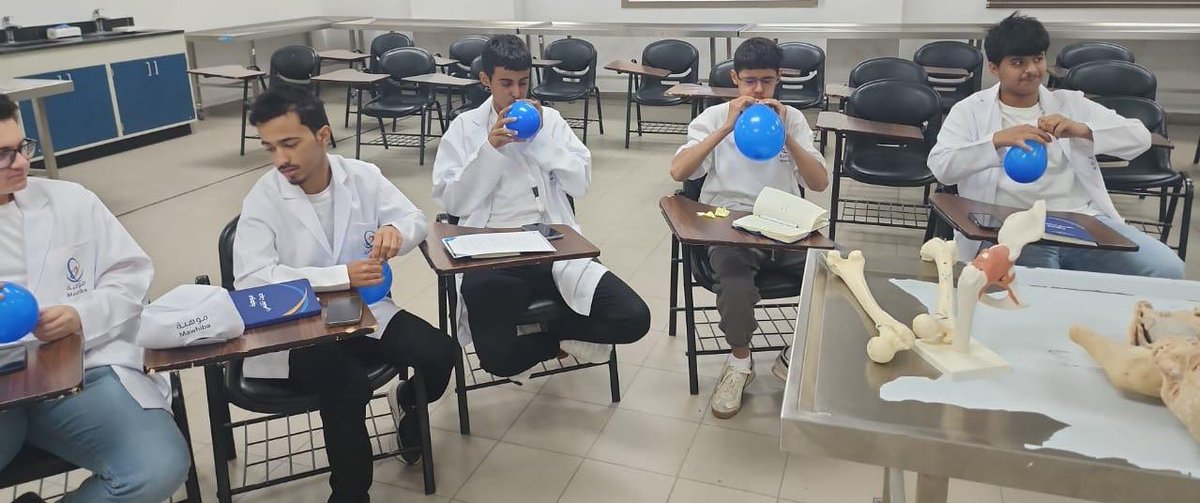 🔬 العمل يتواصل..

برنامج موهبة الإثرائي الأكاديمي 2025م 
في #جامعة_طيبة 
يمضي بخُطى واثقة في أسبوعه الأول
ويشهد تفاعلًا مميزًا من المشاركين في الأنشطة المعرفية والتطبيقات العلمية،
وسط أجواء تحفّز على الإبداع،
وتُعيد تشكيل المفهوم اليومي للتعلّم.
<a href="/mawhiba/">موهبة</a>