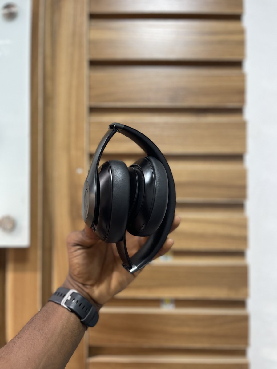 c4seriesgadgets's tweet photo. Studio pro premium wireless noise canceling headphones https://t.co/0Jj2AaHoDp