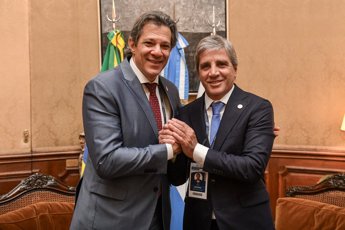 Fernando Haddad (@haddad_fernando) on Twitter photo Conversa ótima com os ministros das finanças do Uruguai, Paraguai e Argentina. Oportunidade de coalizão em torno do objetivo de firmar o acordo com a União Europeia e fortalecer uma posição multilateral importante.
📷 Pablo Pazos Conversa ótima com os ministros das finanças do Uruguai, Paraguai e Argentina. Oportunidade de coalizão em torno do objetivo de firmar o acordo com a União Europeia e fortalecer uma posição multilateral importante.
📷 Pablo Pazos