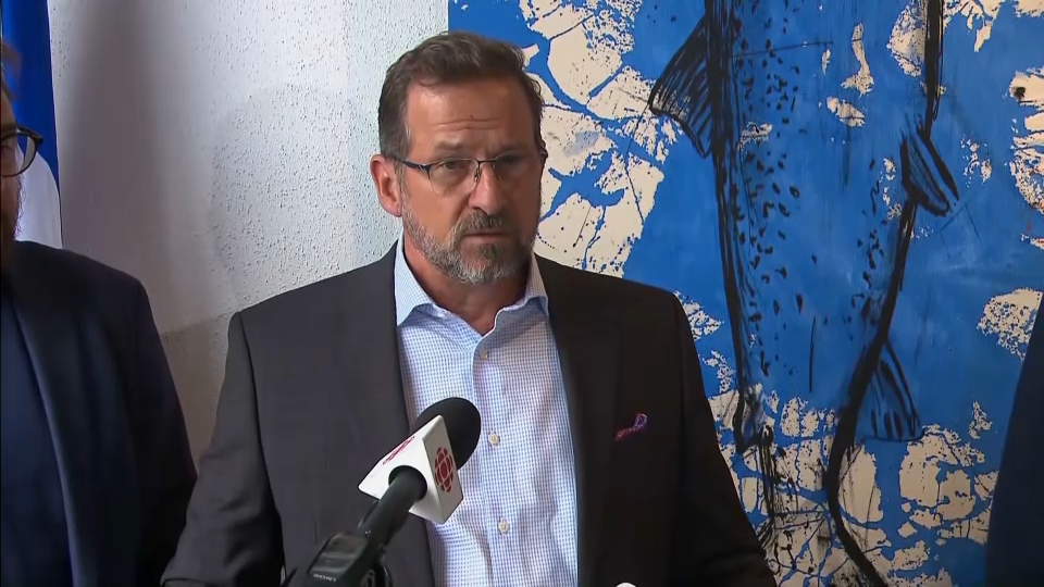 EN DIRECT : Yves-François Blanchet ‘entretient avec des journalistes à Chicoutimi
➡️ow.ly/QKUV50WjXjI

LIVE: Yves-François Blanchet speaks with reporters in Chicoutimi
➡️ow.ly/mWBH50WjXjH
  
#polcan | #cdnpoli