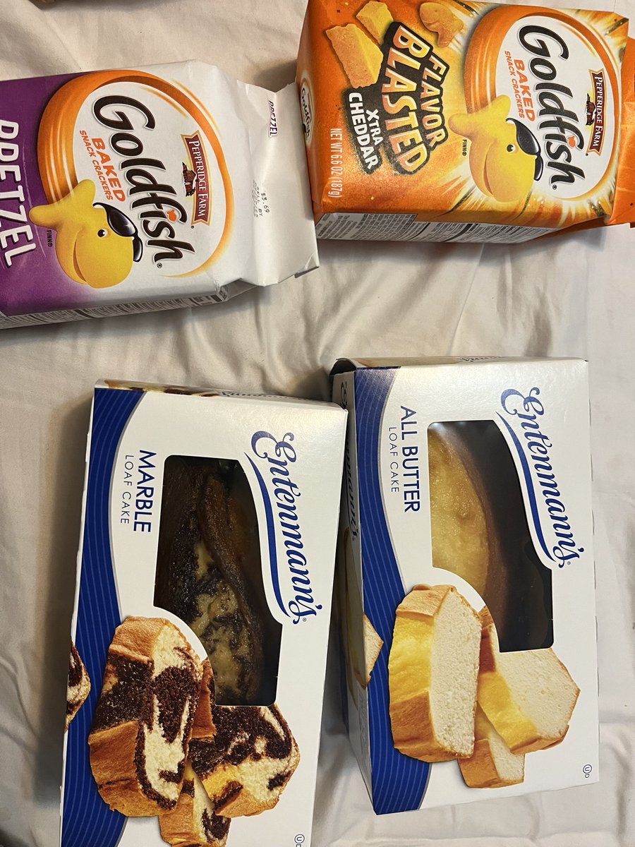 singularitysinb's tweet photo. I also got ice cream, donuts and two cases of energy drinks #nodiscipline we start again tmrw ig https://t.co/YZV0x1HE2b