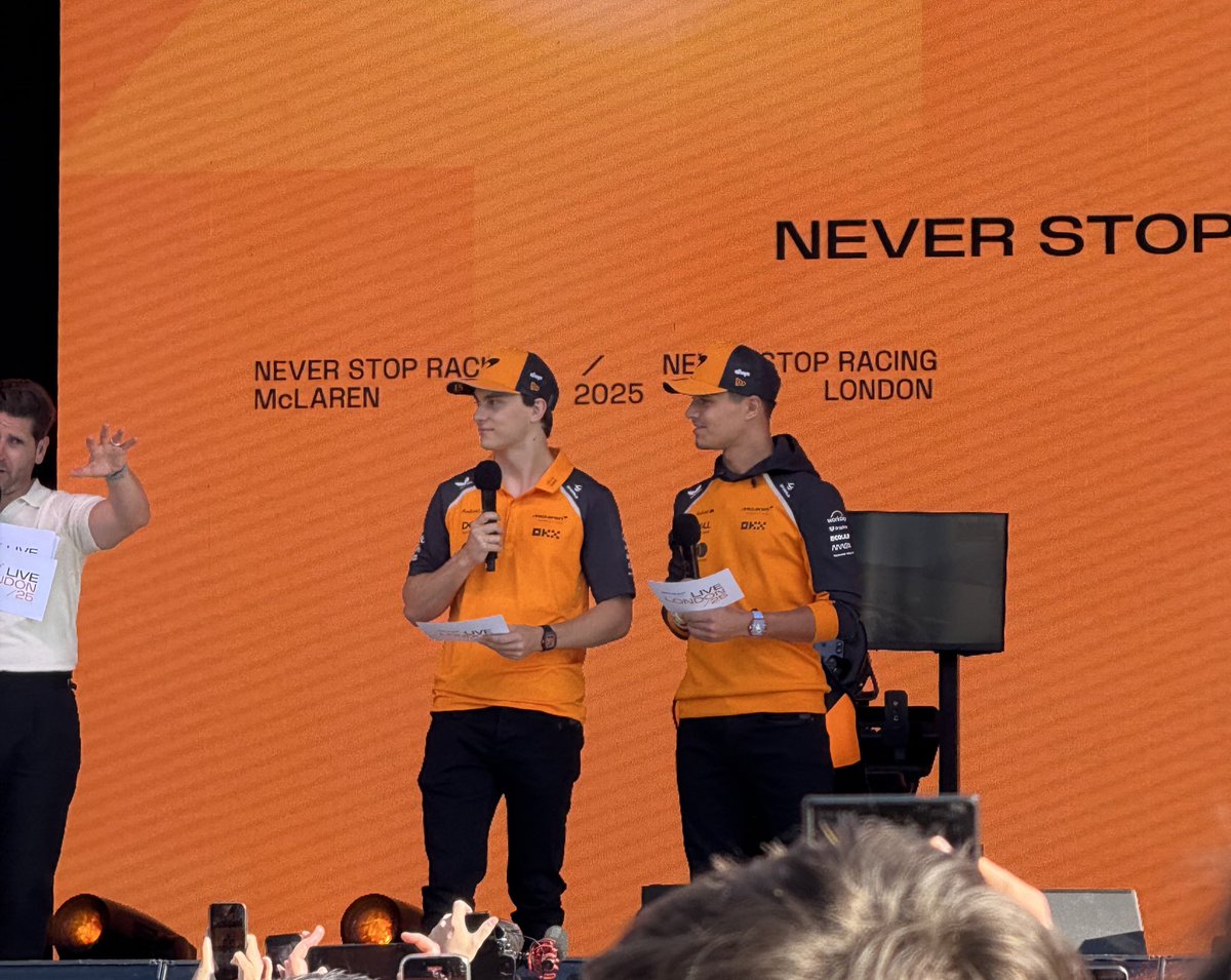 GUYS I SAW OSCAR AND LANDO WTF??