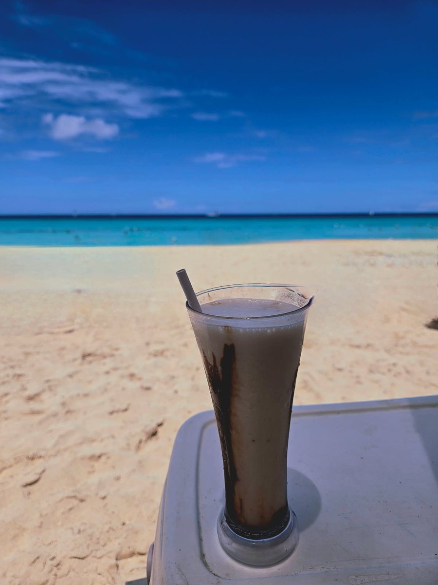 thiXXsniXX's tweet image. Vacation?
Still watching the food intake. The chocolate bananna protein hits different on the island 🏝
#Oline #OLineEats #OffensiveLine