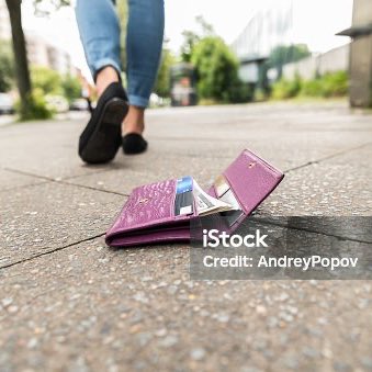 FioreBase's tweet image. EXCLUSIVE: Former Lamia Scale member Sherry Blendy lost her wallet while on vacation. Updates to follow.