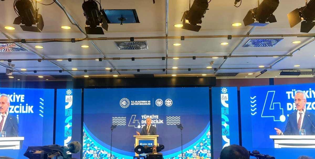 DenizTrafikOD's tweet photo. T.C. Ulaştırma ve Altyapı Bakanlığı himayelerinde İstanbul Lütfi Kırdar Kongre ve Sergi Sarayı’nda gerçekleştirilen 4. Türkiye Denizcilik Zirvesi’ne derneğimizi temsilen Yönetim Kurulu Başkanı Kapt. Mehmet ERDOĞAN ve Genel Sekreter Kapt. Büşra YILDIRIM katılım sağlamıştır. https://t.co/H5kpUgqvsX