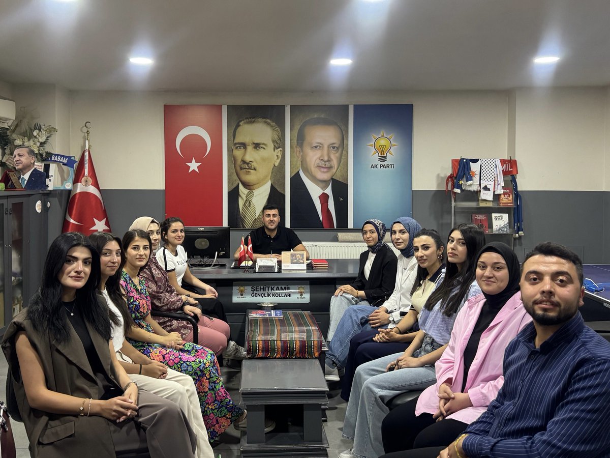 Sosyal Politikalar Birimimizle bir araya gelerek yapılan çalışmaları değerlendirdik, atılacak adımları istişare ettik.

Ortak akılla ilerlemeye, daha etkili ve faydalı çalışmalar ortaya koymaya devam ediyoruz.

Toplantımız hayırlara vesile olsun.