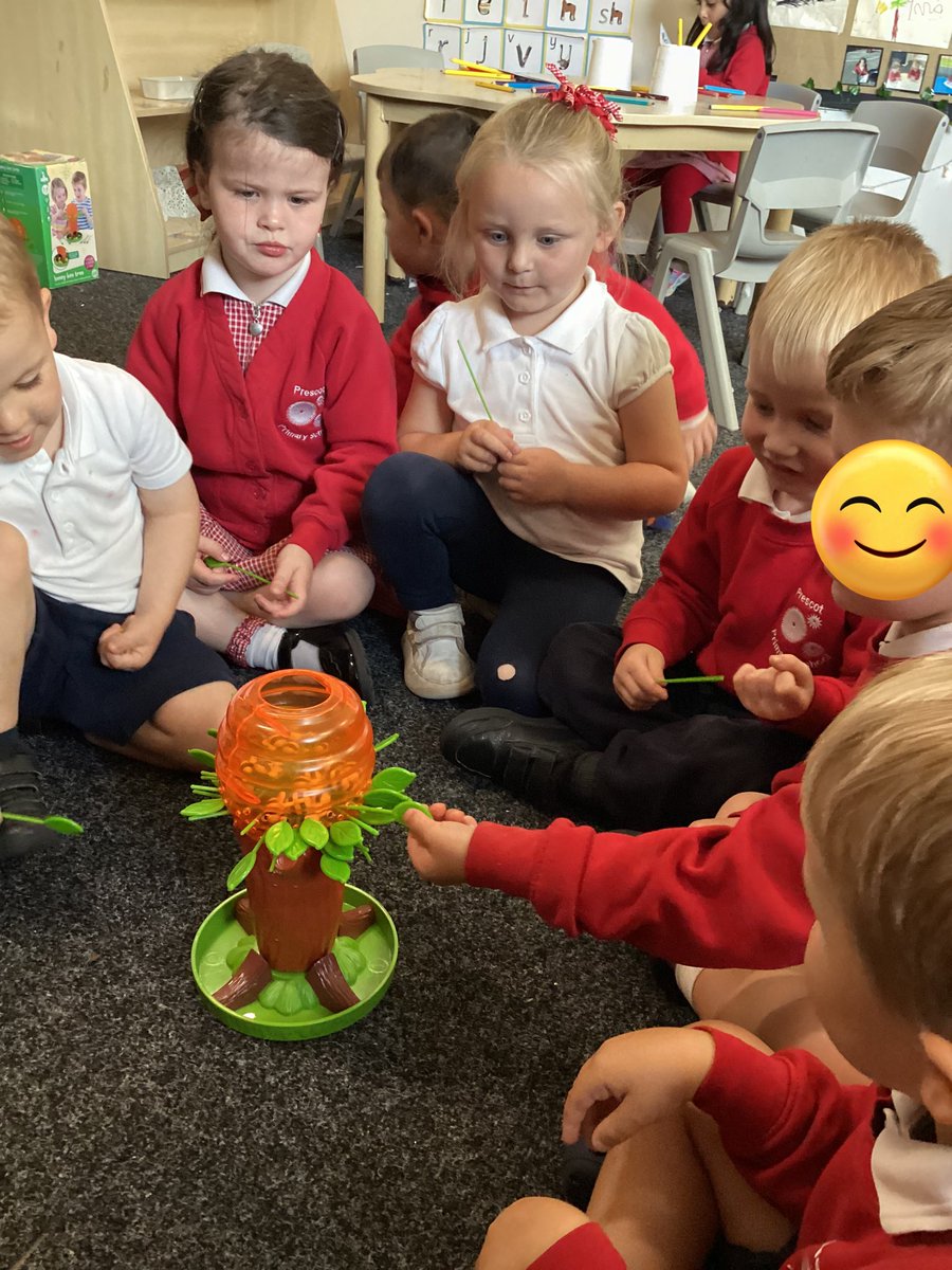 PCPNursery's tweet image. We played a game of ‘Honey Tree Hive’. We had to carefully remove leaves from the tree without making the bees fall from their hive. It was a great way to help us practice the concepts of more and less and adding on one more #pcpmaths