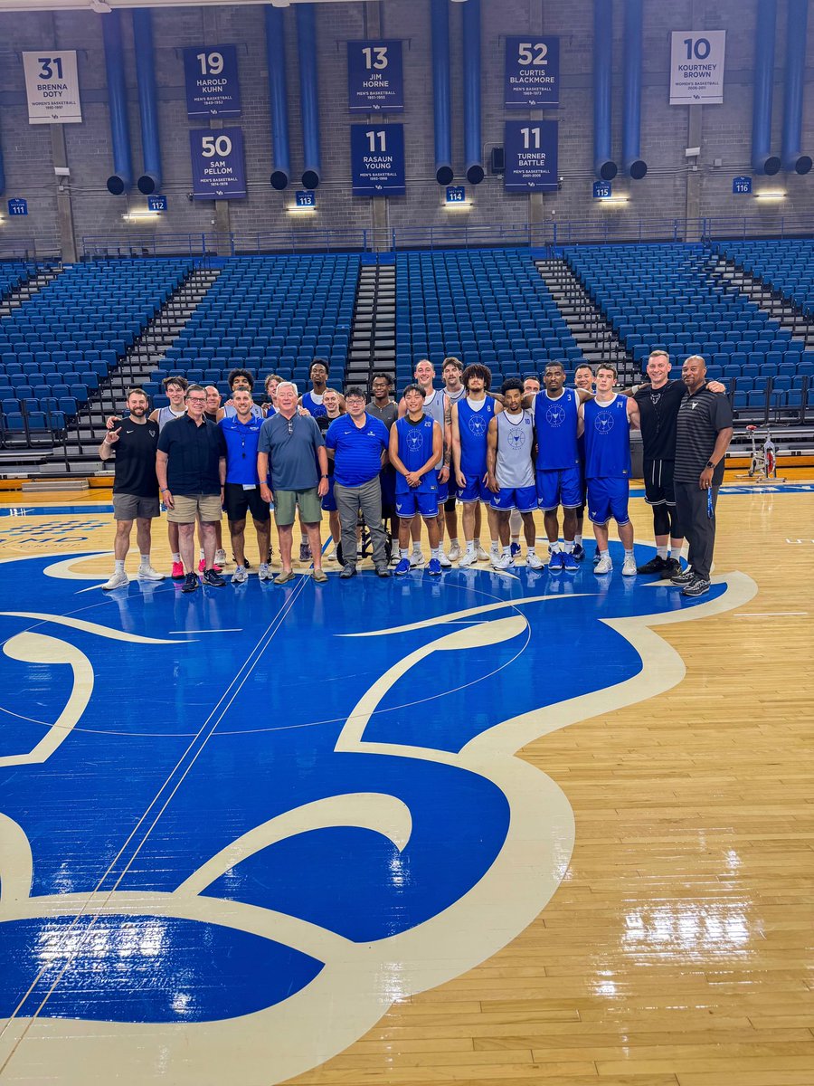 CoachGH3's tweet image. Ending the first half of summer with family!! Loved having my Dad George, my Father-in-Law Steve & Daniel Shao’s Dad David in to watch our workout today!
#ALLinGRIT🤘🏼
