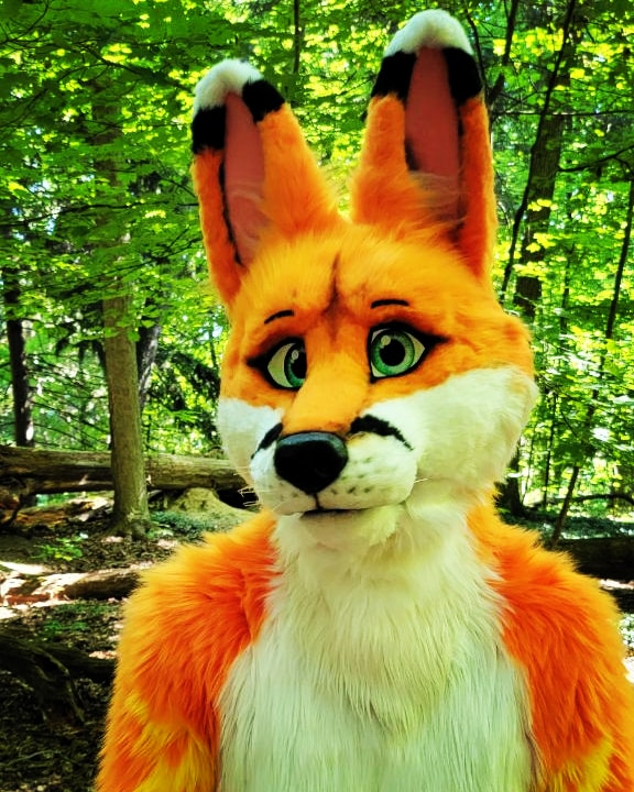 How to find me at Anthrocon! Who knows, maybe I'll wiggle for ya during the dance comp too ;) #AC2025