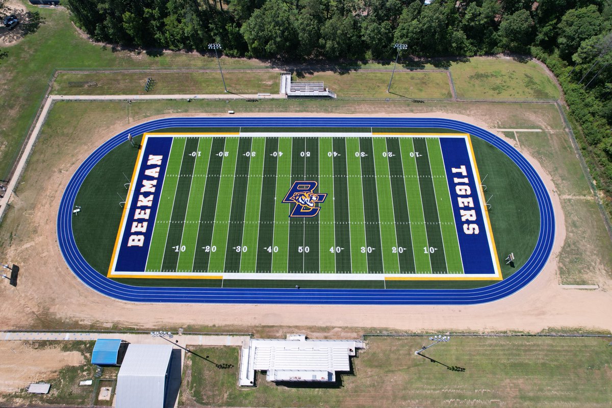 GeoSurfaces's tweet photo. Stand out from the crowd
#geosurfaces #football #louisianafootball #turfinstall https://t.co/xWQ3Qynqhi