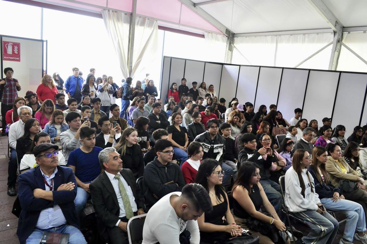 IPN-Bibliotecas y Publicaciones (@ipnlibros) on Twitter photo En esta presentación te enterarás de los temas que circulan como titulares alrededor del mundo y cómo ha impactado en nuestra vida cotidiana “Las integraciones regionales”.
🇨🇳 🇲🇽
<a href="/IPN_MX/">IPN</a>
<a href="/sse_ipn/">Secretaría de Servicios Educativos IPN</a>
<a href="/fabrecam/">Fernando Ábrego Camarillo</a> En esta presentación te enterarás de los temas que circulan como titulares alrededor del mundo y cómo ha impactado en nuestra vida cotidiana “Las integraciones regionales”.
🇨🇳 🇲🇽
<a href="/IPN_MX/">IPN</a>
<a href="/sse_ipn/">Secretaría de Servicios Educativos IPN</a>
<a href="/fabrecam/">Fernando Ábrego Camarillo</a>
