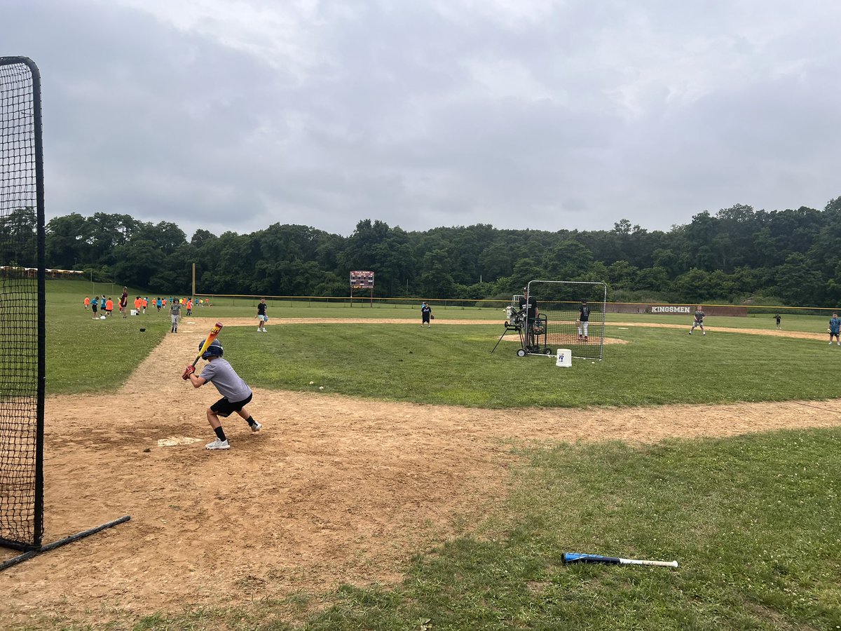 3 down, 1 more day to go for our <a href="/KingsParkBSB/">Kings Park Baseball</a> Summer Camp. Over 100 campers in this week having fun, working hard &amp; learning. #NothingEasy 🧃 🎧 🕶️