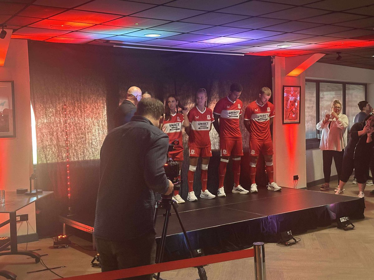 Boro_Breakdown's tweet photo. 🚨 OFFICIAL: Middlesbrough’s 2025/26 home kit, produced by Castore. 

Thoughts, #Boro fans? 🤔⬇️ https://t.co/tcUdsCSGOI