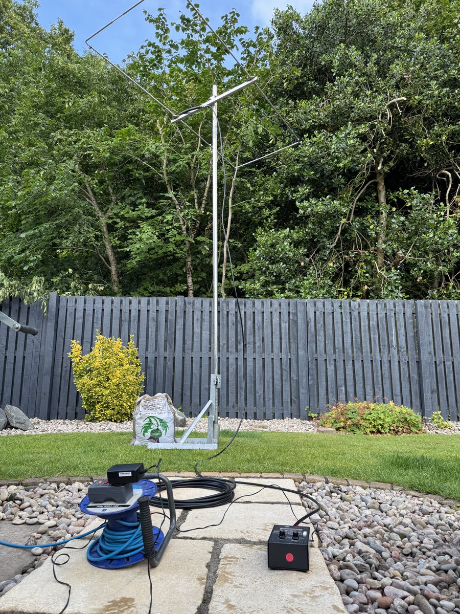 GM0WDD's tweet image. Took the 6m Moxon down as it broke in the last winter storm. Needed some cleaning and TLC but put back together and seems ok 👍🏻 #hamr #magicband