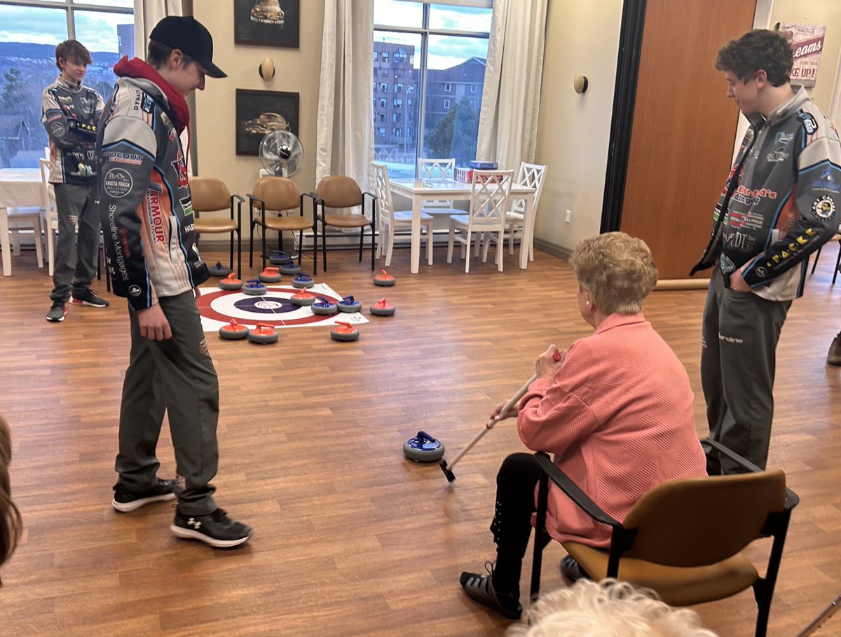 Une initiative de curling en salle crée des liens durables entre les générations à Terre-Neuve-et-Labrador!

Cliquez ici pour plus d’informations ➡️ curling.ca/fr/blog/2025/0…

📸 1: Leslie Anne Walsh
📸 2: @rocksolidcurl
📸 3: @rocksolidcurl
📸 4: Leslie Anne Walsh