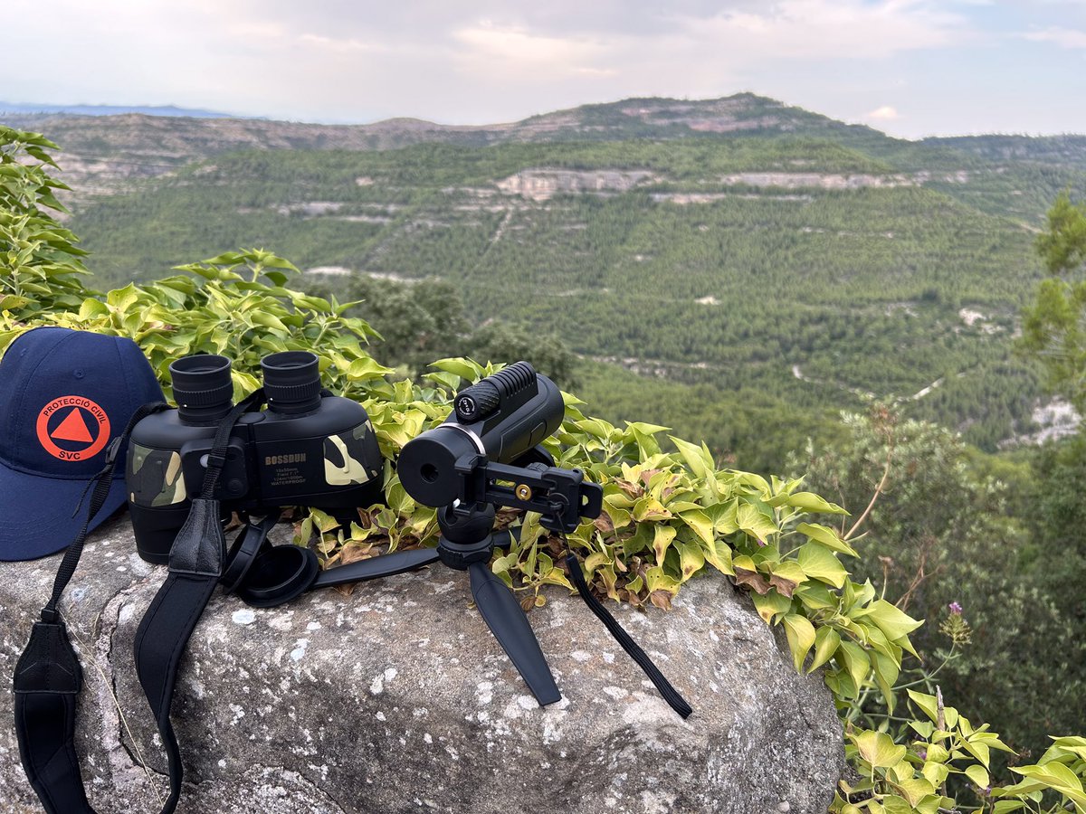 Aquesta tarda, guaita al parc de Sant Llorenç del Munt i l’Obac <a href="/xarxadeparcs/">Xarxa de Parcs Naturals</a> . Una estona d’observació de la natura sol i tranquil amb nous aparells de vigilancia. Quin país tant ferm tenim. Tinguem cura i precaució. Si veieu una columna de fum, truqueu al 112. <a href="/SVCastellet/">SVCastellet</a>