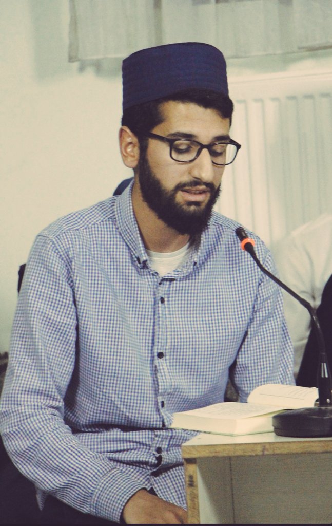 Rahmetli M. Hüseyin Hasar; merhameti, fedakârlığı ve hizmet aşkıyla örnek bir insandı. Her zaman öğrencilerin yanında oldu, kendini ilim yoluna adadı. Onu unutmak mümkün değil.

Merhamet, fedakârlık, hizmet aşkı, itaat, teslimiyet ve ihlâs… Onun hayatının en güzel yansımasıydı.