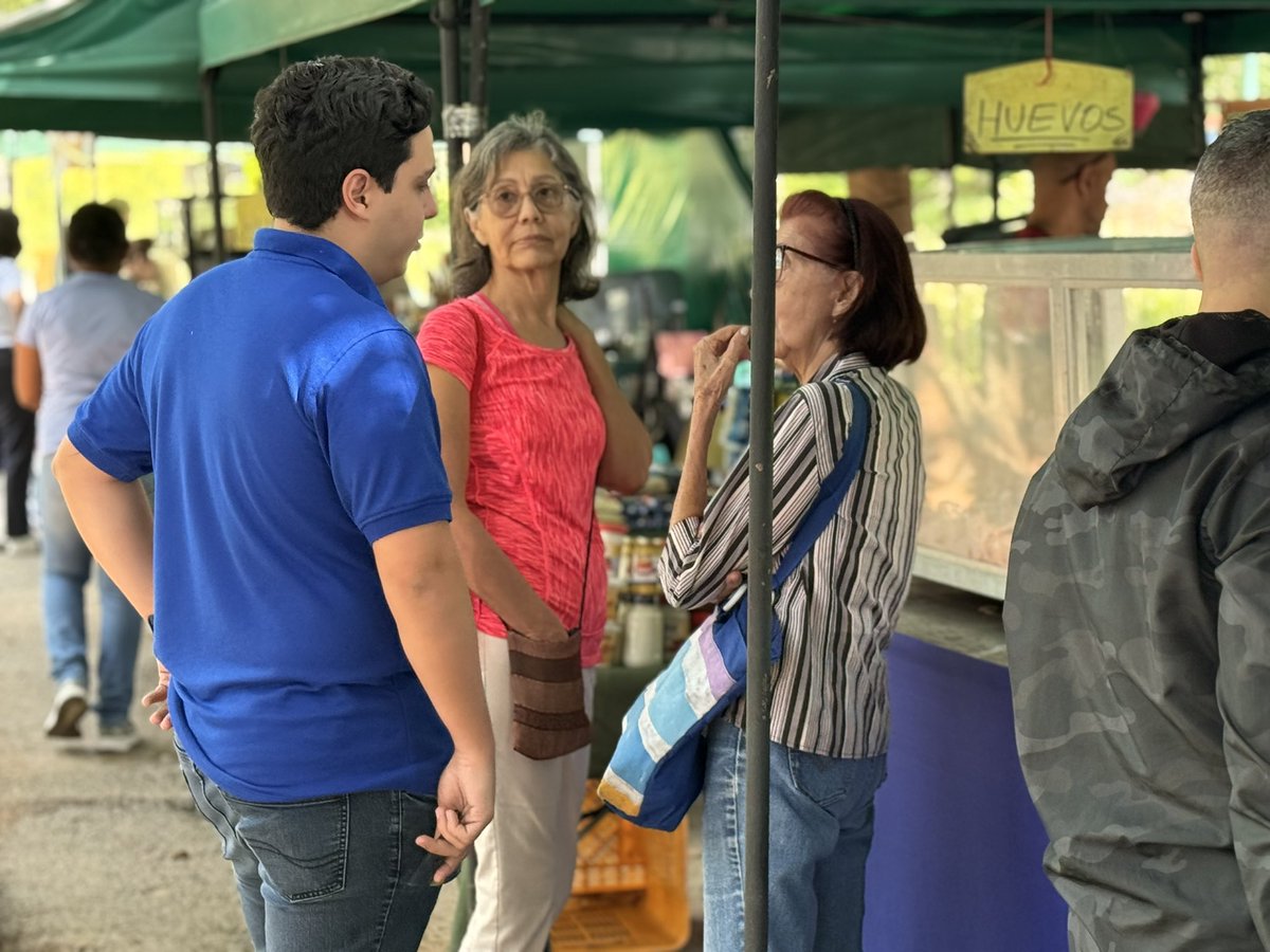 diegopadronb's tweet image. Así comenzó mi mañana en La Trinidad y Los Samanes, junto a @abuelapediatra conversando con vecinos que saben muy bien lo que está en juego.
Me llevé una gran receptividad y una certeza compartida: Baruta hay que cuidarla y defenderla.
¡Juntos, seguimos protegiendo lo que es…
