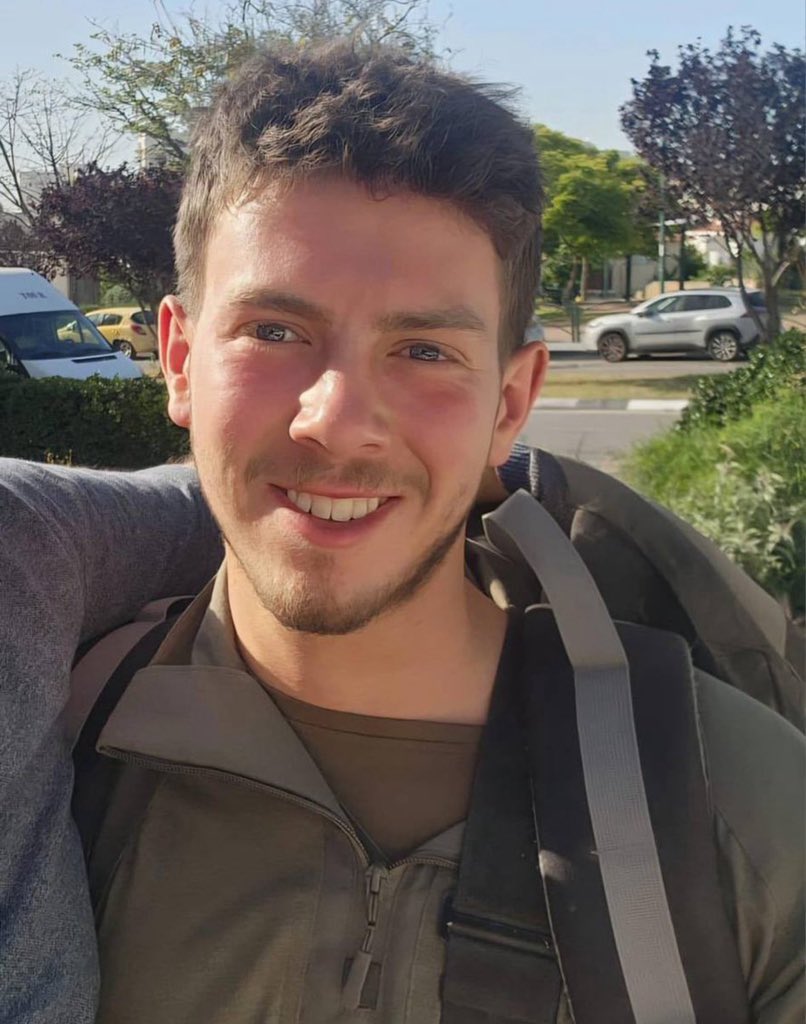 עם ישראל מרכין ראש על נפילתו 
של סמל יניב מיכלוביץ הי״ד. 

יניב היה לוחם שריון בגדוד 82 של חטיבה 7. גיבור ישראל שנפל בקרב קשה הבוקר בסג׳עייה.

אני מבקש לשלוח תנחומים מעומק הלב למשפחה ולחברים ואיחולי החלמה מהירה לפצועים. 

אין לנו שום ברירה, חובתנו להכריע ולנצח את המלחמה הזו בכל