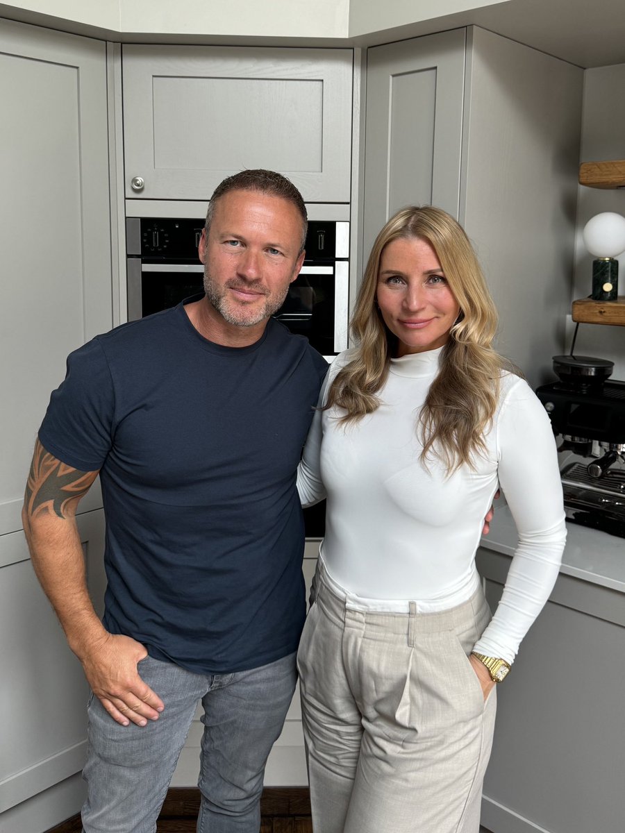 Let’s talk MENOPAUSE - live on Monday at 7pm! 🎤

Scott Harrison joins Lisa Nash on the Pause Live Instagram for a powerful conversation around menopause, diet, nutrition, and how The Six Pack Revolution New Menopause Programme can support your wellbeing during this stage of