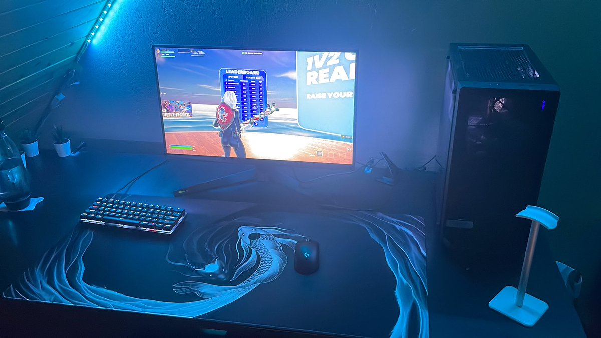 BIG thanks to <a href="/arcaloot/">Arcaloot</a> 💜 love to <a href="/AussieAntics/">DIG Aussie Antics</a> , it’s slides so fgood! First earnings since 2022 incoming 😈 + best placements ever + getting into my prime into nxt FNCS &amp; season 😍