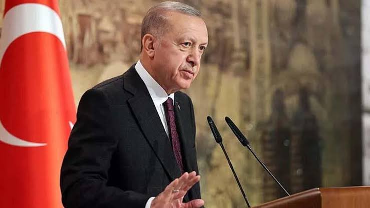 Recep Tayyip Erdoğan;

“Elhamdülillah Müslüman’ız, Muhammed ümmetindeniz.”