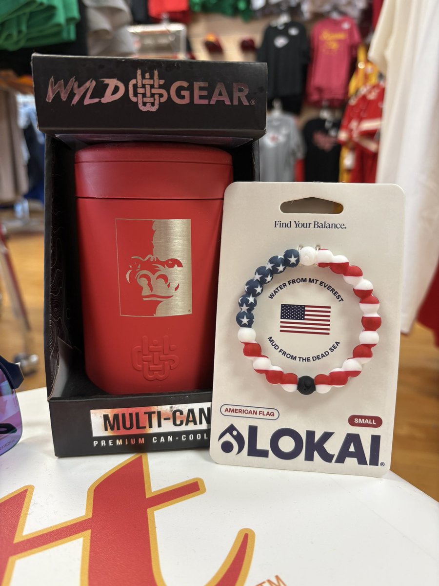 JocksNitchPSU's tweet image. If you’re a Pitt State fan gearing up for the 4th, Jock’s Nitch is the place to get your holiday essentials.🇺🇸🎆