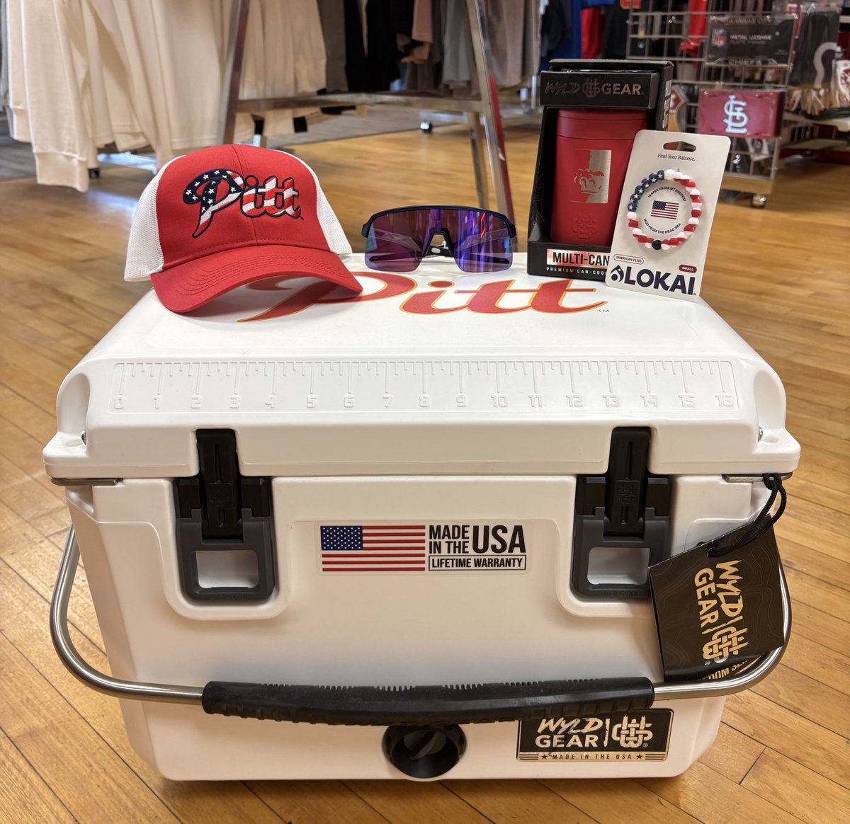 JocksNitchPSU's tweet image. If you’re a Pitt State fan gearing up for the 4th, Jock’s Nitch is the place to get your holiday essentials.🇺🇸🎆