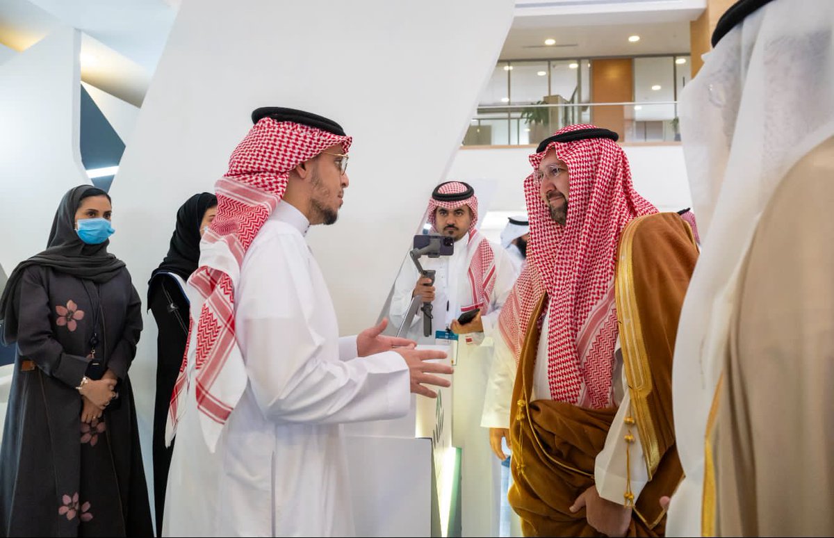 AAzizTalal's tweet image. في ملتقى القطاع غير الربحي في التعليم والتدريب، وبحضور معالي وزير التعليم، أطلقنا دراسة أعدتها #طلال_الخيرية بالتعاون مع الوزارة، لتشخيص واقع رياض الأطفال التابعة للقطاع غير الربحي.
الدراسة تسعى لتمكين هذه الروضات بالتشريعات، والمناهج، والكفاءات، والتمويل المستدام.…