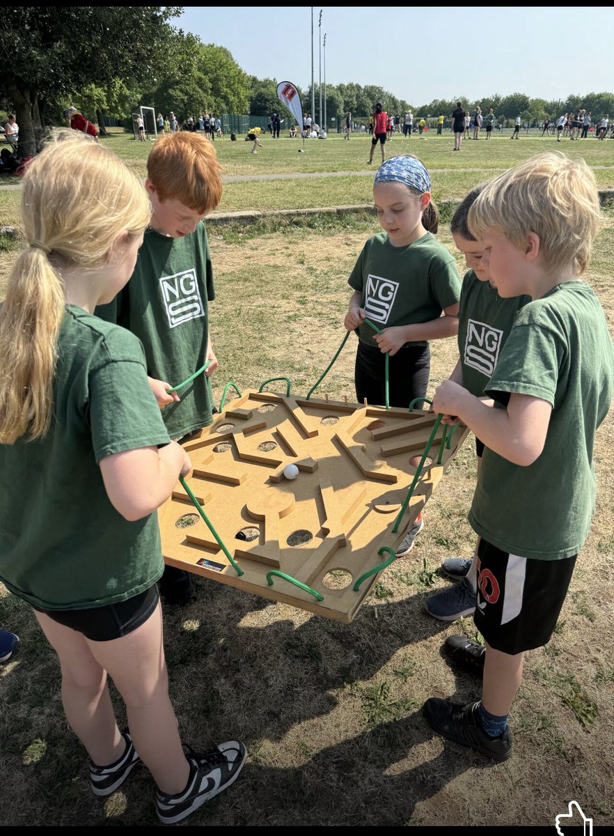 🧠🌀 Focus, teamwork &amp; communication all rolled into one!
Our Giants Maze game challenges pupils to work together and think ahead — and they love it!
#TeamBuilding #ActiveLearning #GiantsMaze #SchoolGames