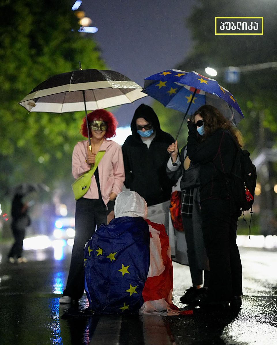 True_Georgian's tweet image. 217 😞
Only side by side with each other.