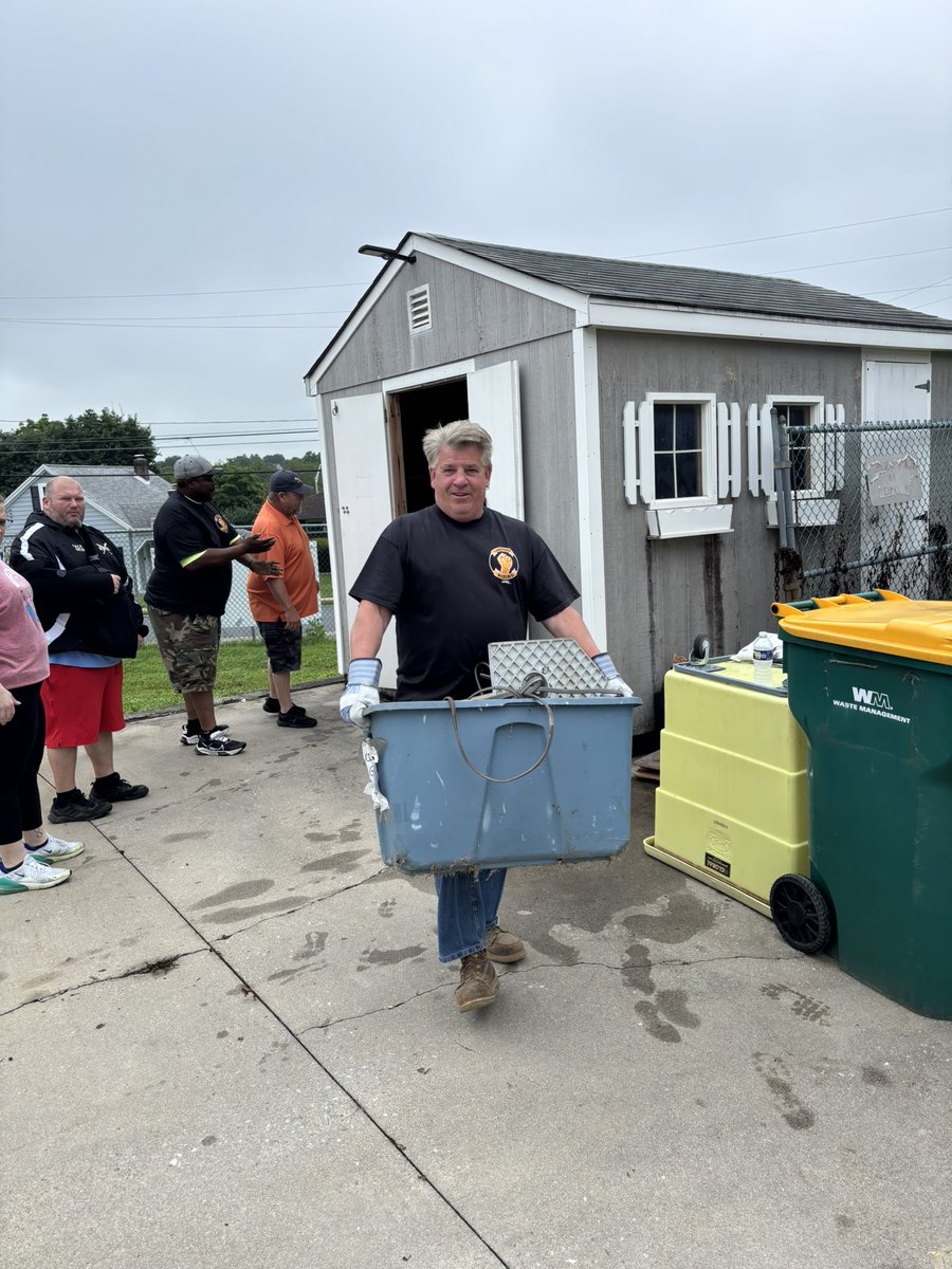 𝐋𝐚𝐛𝐨𝐫𝐞𝐫𝐬 𝐑𝐢𝐬𝐢𝐧𝐠 𝐚𝐭 𝐇𝐨𝐤𝐞𝐧𝐝𝐚𝐮𝐪𝐮𝐚 𝐀𝐭𝐡𝐥𝐞𝐭𝐢𝐜 𝐀𝐬𝐬𝐨𝐜𝐢𝐚𝐭𝐢𝐨𝐧 ￼

<a href="/LiUNALocal1174/">LiUNA Local 1174</a> members rolled up their sleeves and gave back by demolishing an old shed and painting the press box to help get the field ready for the season.

Union labor