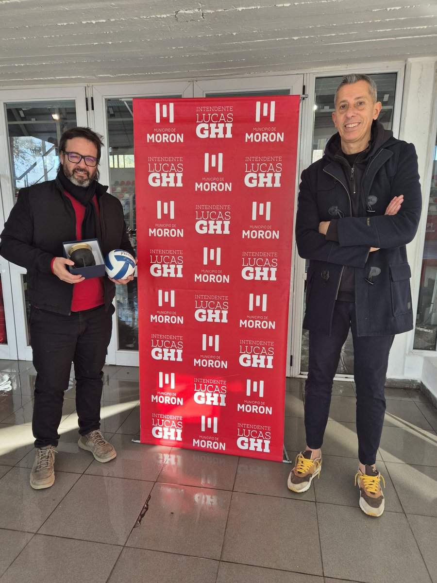 Leo Troncoso (@leot14) on Twitter photo En📍#Morón, nos reunimos con el Prof. Jorge Viva, Subsecretario de Deportes del Municipio.
➡️Proyectamos acciones conjuntas, para seguir fortaleciendo el desarrollo de la Educación Física y el el Deporte del distrito.
<a href="/Kicillofok/">Axel Kicillof</a> <a href="/LucasGhiOFICIAL/">Lucas Ghi🇦🇷</a>
<a href="/AlbertoSileoni/">Alberto Sileoni</a> <a href="/pablourquizaok/">Pablo Urquiza</a> En📍#Morón, nos reunimos con el Prof. Jorge Viva, Subsecretario de Deportes del Municipio.
➡️Proyectamos acciones conjuntas, para seguir fortaleciendo el desarrollo de la Educación Física y el el Deporte del distrito.
<a href="/Kicillofok/">Axel Kicillof</a> <a href="/LucasGhiOFICIAL/">Lucas Ghi🇦🇷</a>
<a href="/AlbertoSileoni/">Alberto Sileoni</a> <a href="/pablourquizaok/">Pablo Urquiza</a>