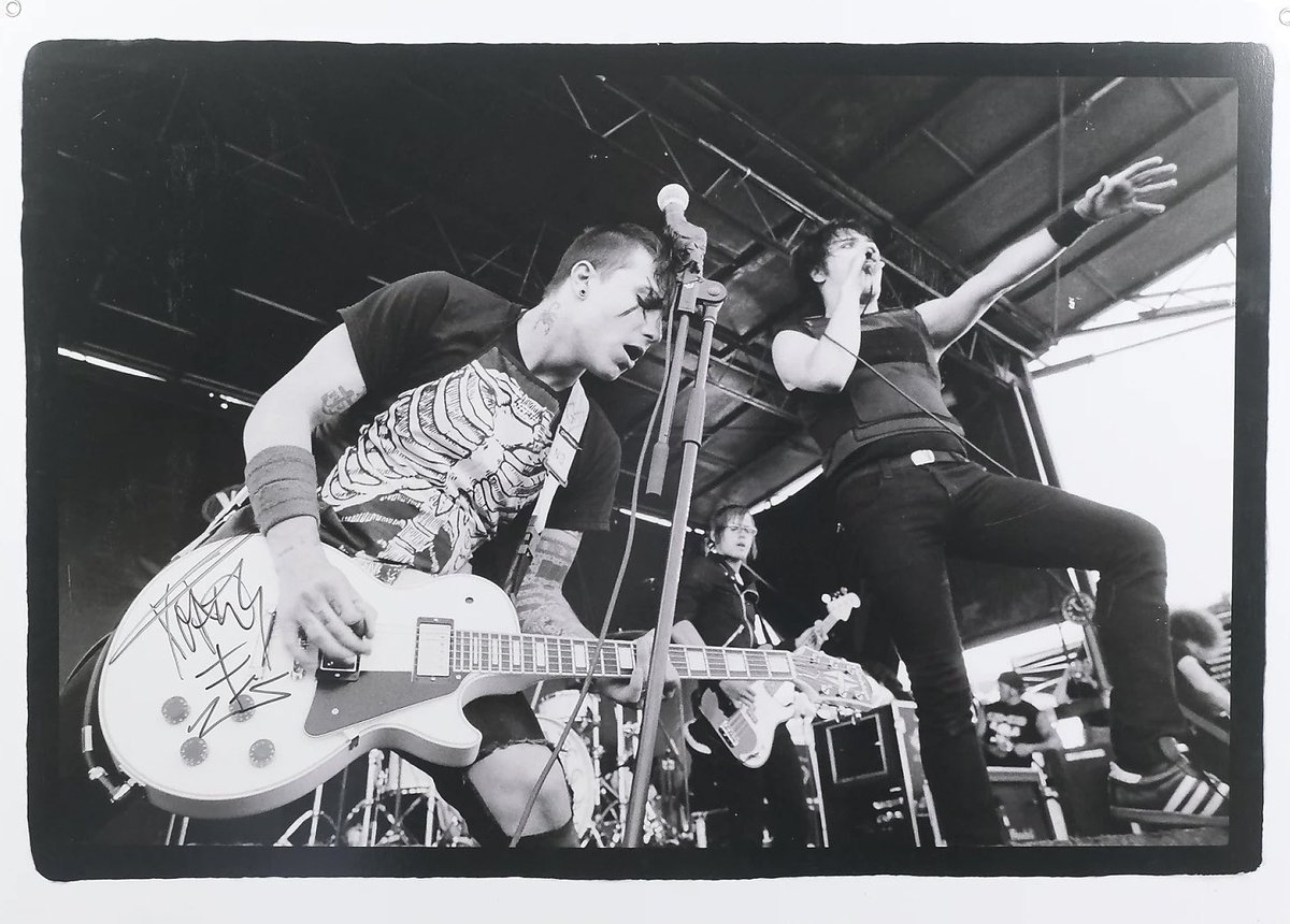 The MCR Archive (@the_mcr_archive) on Twitter photo 7/2/2005: <a href="/MCRofficial/">My Chemical Romance</a> play on @vanswarpedtour in San Francisco, CA🩸
Explore all of the photos and videos from this day on our website! themcrarchive.com🩸 #Revenge20
📸 via Lisa Johnson 7/2/2005: <a href="/MCRofficial/">My Chemical Romance</a> play on @vanswarpedtour in San Francisco, CA🩸
Explore all of the photos and videos from this day on our website! themcrarchive.com🩸 #Revenge20
📸 via Lisa Johnson