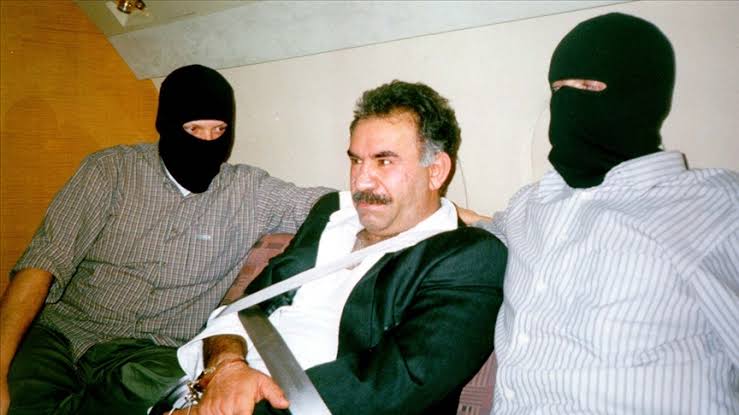 Terörist başı Öcalan'dan 39 kişilik Avrupa heyetine mesaj:

"Önümüzdeki süreçte görüşme koşullarının oluşmasını umut ediyorum."