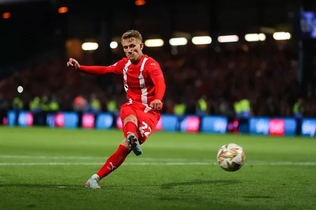 AnthonyRJoseph's tweet photo. Swansea City have agreed a £1.5m deal to sign Leyton Orient central midfielder Ethan Galbraith.

It’s understood the Northern Ireland international has also agreed personal terms with the Championship club.

The 24yo scored 6 goals &amp; provided 8 assists last season.

#SCAFC #LOFC https://t.co/gaR96trPE5
