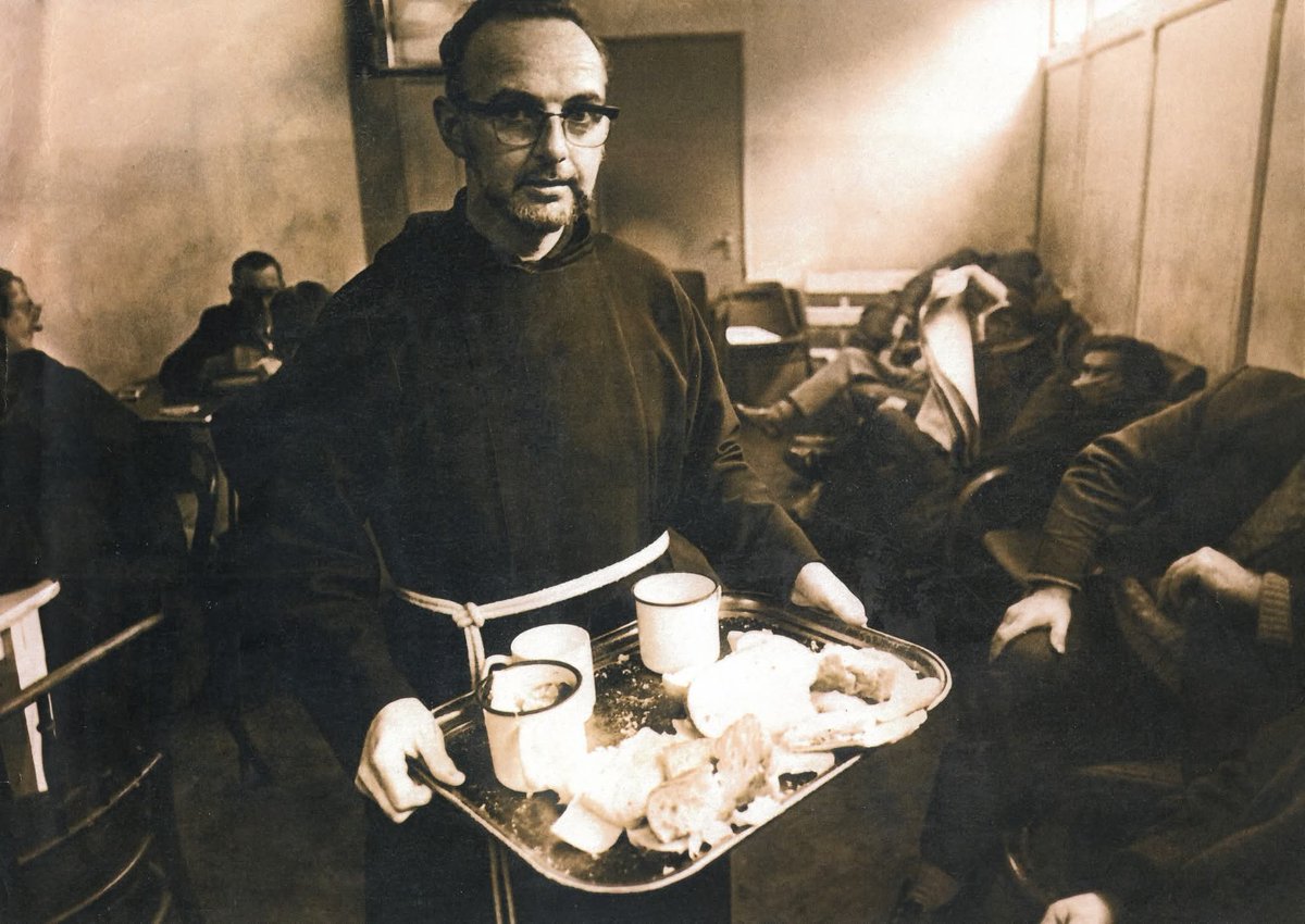 Bro. Kevin Crowley in the 1960s, serving the poor and in need in Dublin 

He passed away today aged 90, after a lifetime of serving THOUSANDS in the Capuchin Day Centre EACH DAY in the city